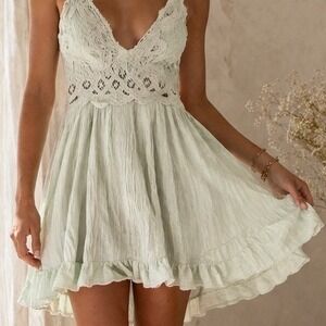 Justify Mini Dress Mint Green Lace Bodice Ruffle Hem Boho Smocked Back Size S